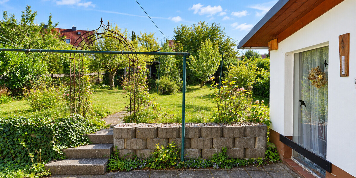 Doppelhaushälfte mit Garten in Weimar-Oberweimar – Sanierungsobjekt in Top-Schullage - Doppelhaushälfte Weimar Ehringsdorf | Angebot:27374677
