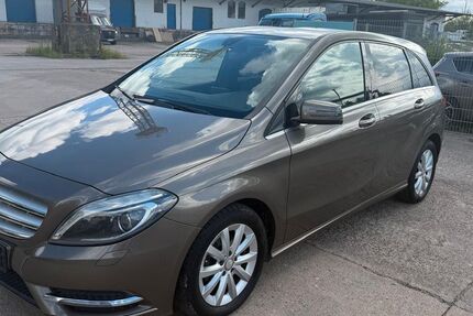 Mercedes-Benz B 180 246.857 km 5.999 &euro; Weimar 99427