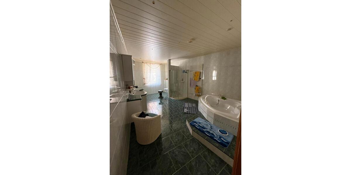 Bauernhaus, Landhaus Bad Sulza - 10 Zimmer, 240 m&sup2;, 259.000&euro; | Angebot:27120299