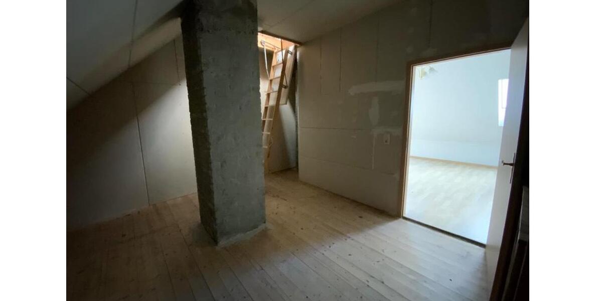 Reihenhaus Pößneck - 9 Zimmer, 170 m&sup2;, 75.000&euro; | Angebot:22459623