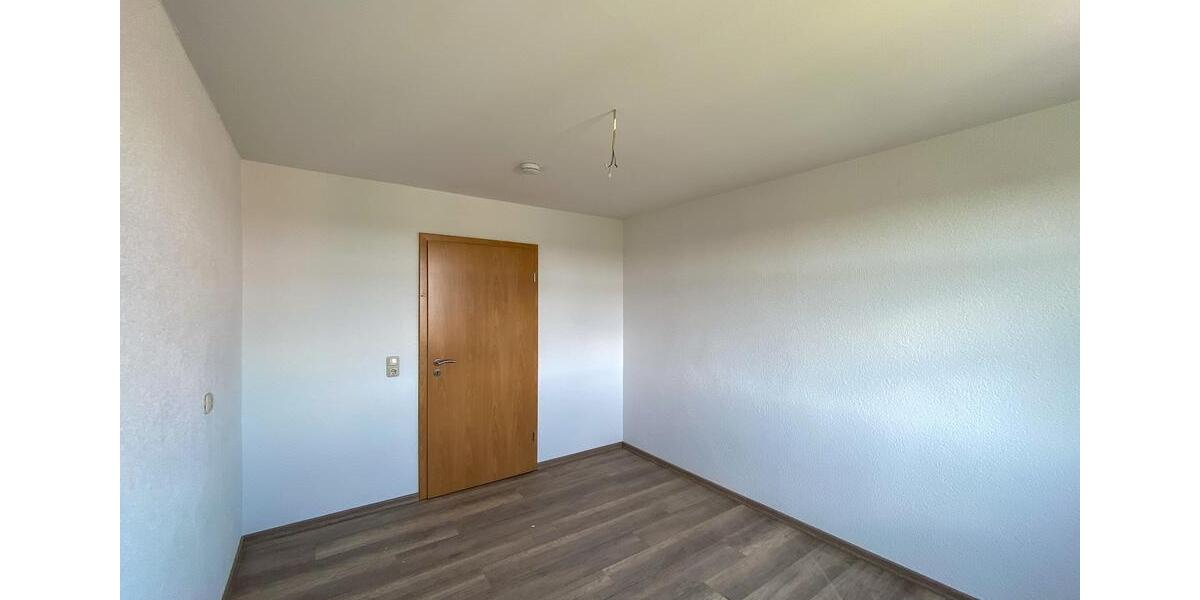 Etagenwohnung Naumburg (Saale) - 4 Zimmer, 90 m&sup2;, 600&euro; | Angebot:24705002