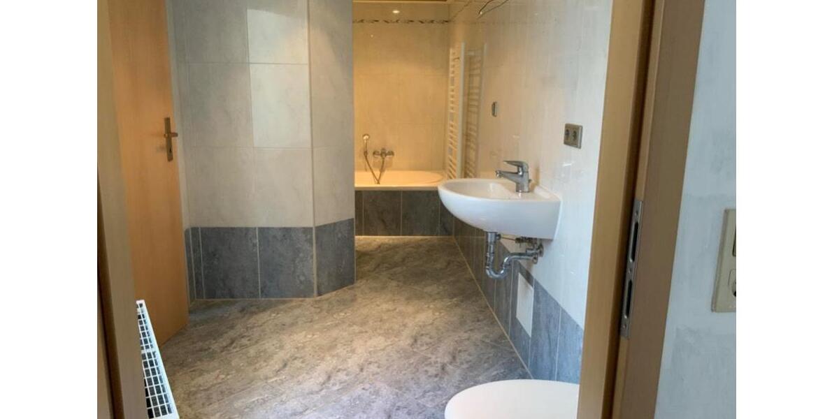 Reihenhaus Pößneck - 9 Zimmer, 170 m&sup2;, 75.000&euro; | Angebot:22459623
