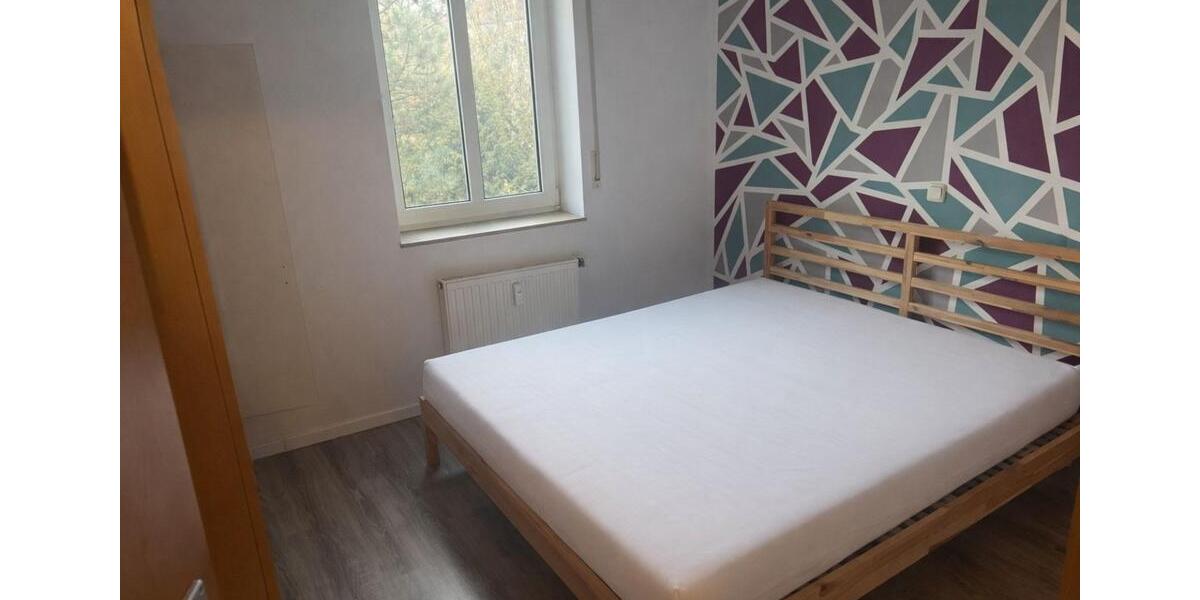 Etagenwohnung Pößneck - 3 Zimmer, 65 m&sup2;, 470&euro; | Angebot:24876934
