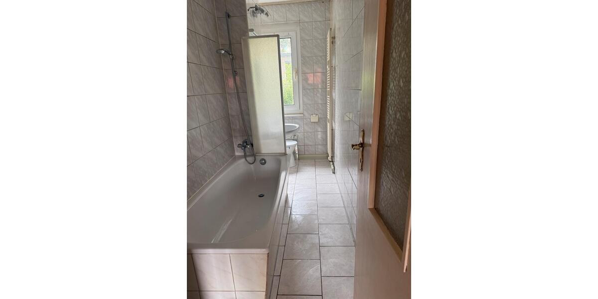 Hochparterre Eckartsberga - 4 Zimmer, 68 m&sup2;, 65.000&euro; | Angebot:27413896