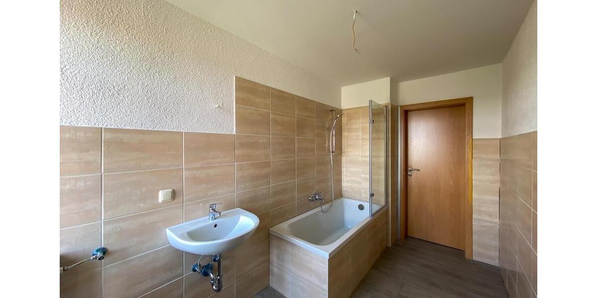 Etagenwohnung Naumburg (Saale) - 4 Zimmer, 90 m&sup2;, 600&euro; | Angebot:24705002