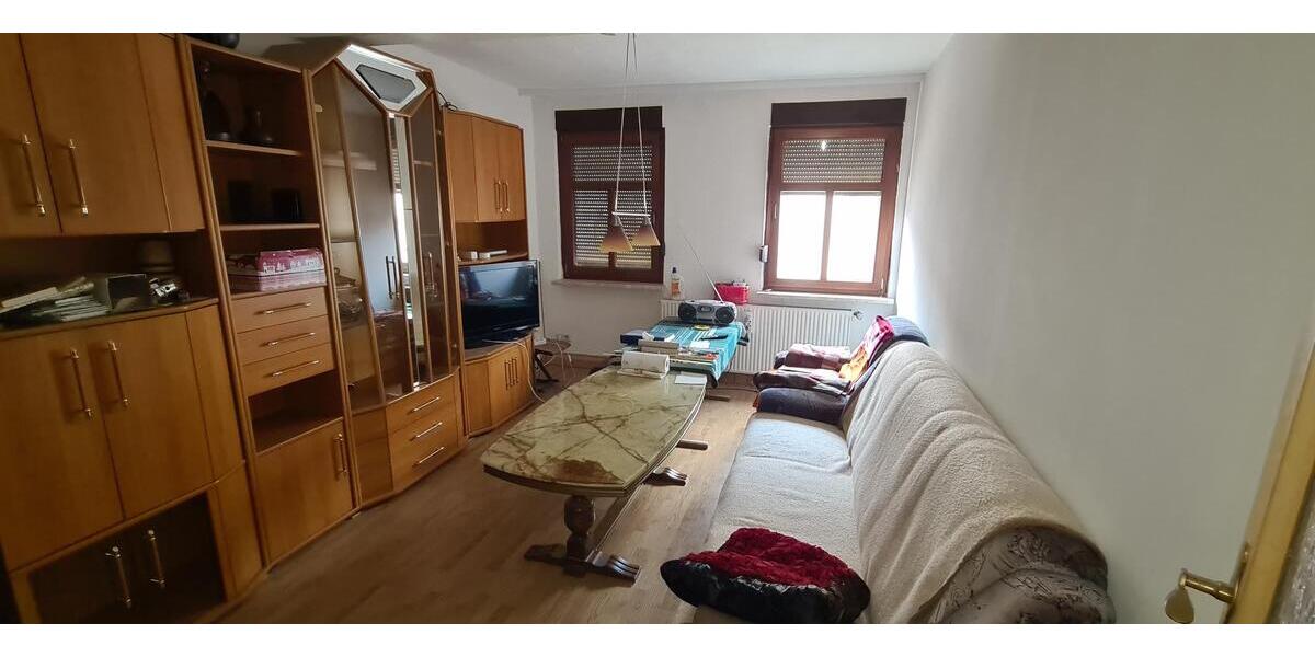 ruhig gelegenes Dreifamilienhaus mit Garagen , teilw. freiwerdend - Mehrfamilienhaus, Wohnhaus Kahla | Angebot:27092377