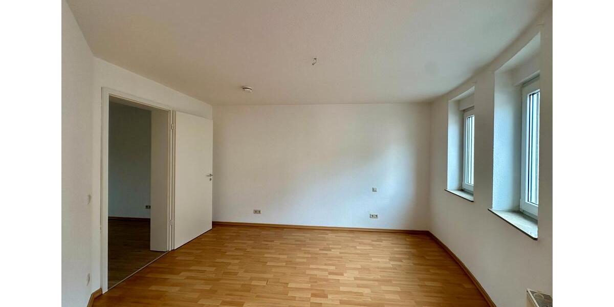 Etagenwohnung Naumburg (Saale) - 2 Zimmer, 61 m&sup2;, 425&euro; | Angebot:26445685
