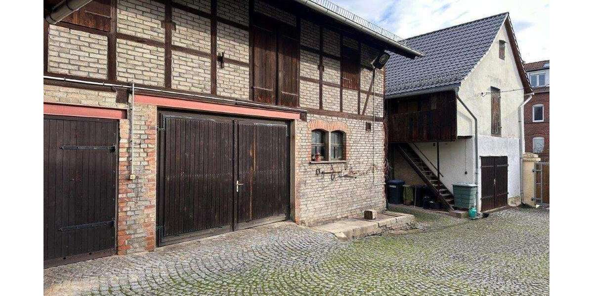 Mediterraner 3- Seitenhof mit großer Scheune, 4 Garagen und großem Grundstück - Bauernhaus, Landhaus Pößneck | Angebot:26748116
