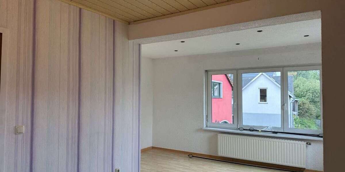 Sofort beziehbares Einfamilienhaus mit Wintergarten in Schöner Wohnlage - Einfamilienhaus Oppurg | Angebot:27301721