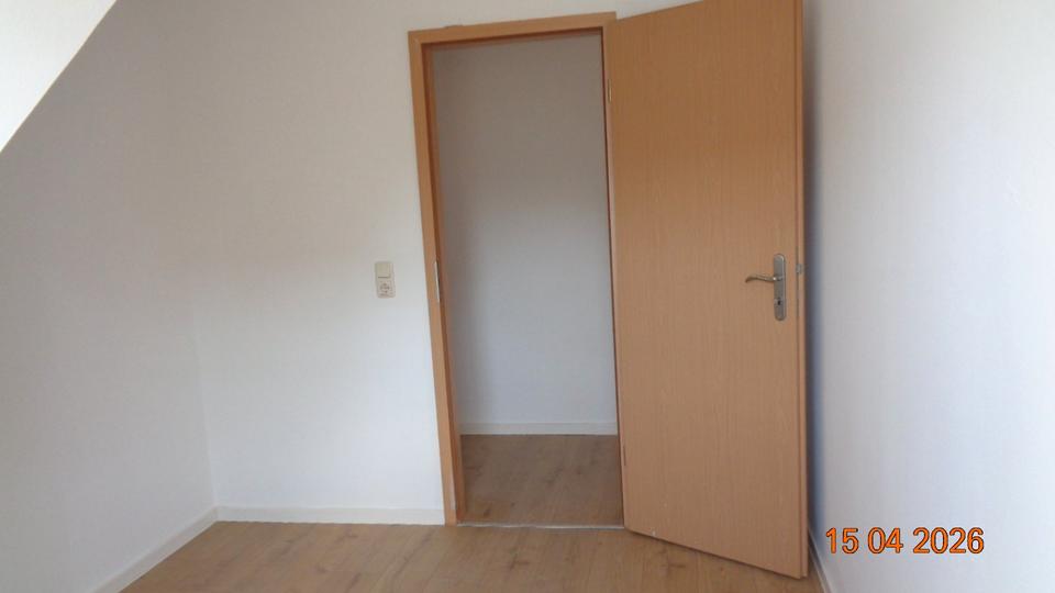 Dachgeschoßwohnung Naumburg (Saale) - 3 Zimmer, 73 m&sup2;, 477&euro; | Angebot:26368420