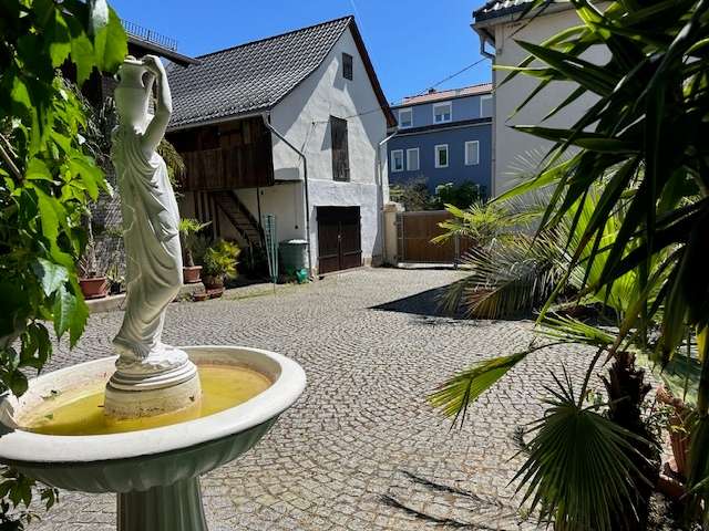 Mediterraner 3- Seitenhof mit großer Scheune, 4 Garagen und großem Grundstück - Bauernhaus, Landhaus Pößneck | Angebot:26748116
