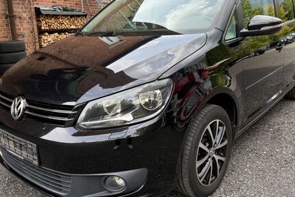 VW Touran 174.889 km 8.990 &euro; Kahla / Thüringen 07768