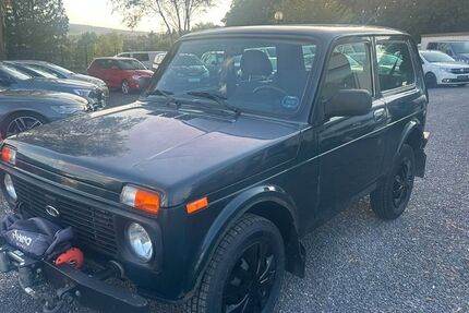 Lada Niva 58.000 km 6.990 &euro; Nimritz 07381