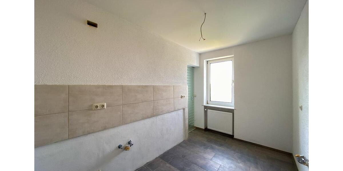 Etagenwohnung Naumburg (Saale) - 4 Zimmer, 90 m&sup2;, 600&euro; | Angebot:24705002