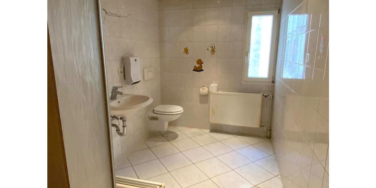 Reihenhaus Pößneck - 9 Zimmer, 170 m&sup2;, 75.000&euro; | Angebot:22459623