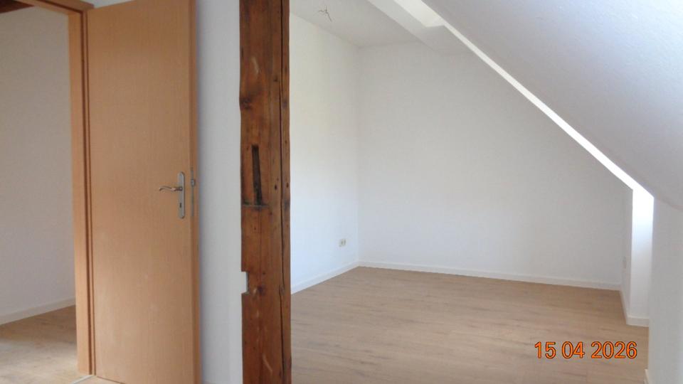 Dachgeschoßwohnung Naumburg (Saale) - 3 Zimmer, 73 m&sup2;, 477&euro; | Angebot:26368420