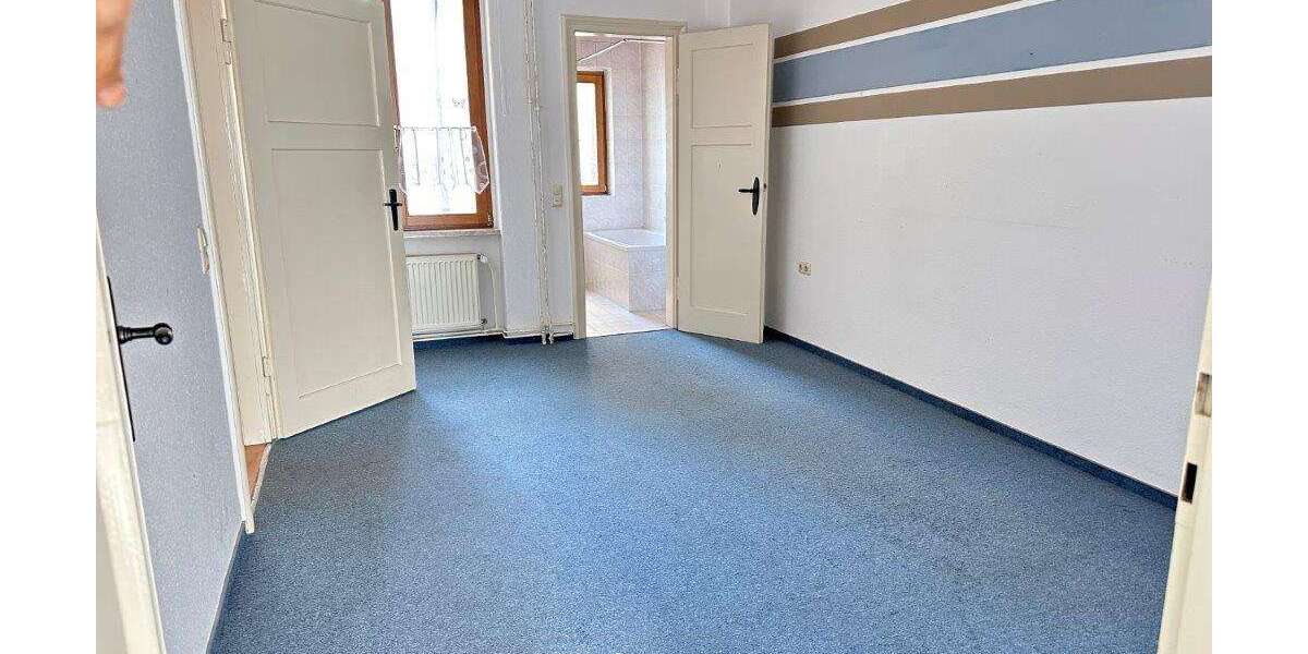 Kapitalanlage : Wohn- und Geschäftshaus mit 3 Wohneinheiten und 1 Gewerbeeinheit in 