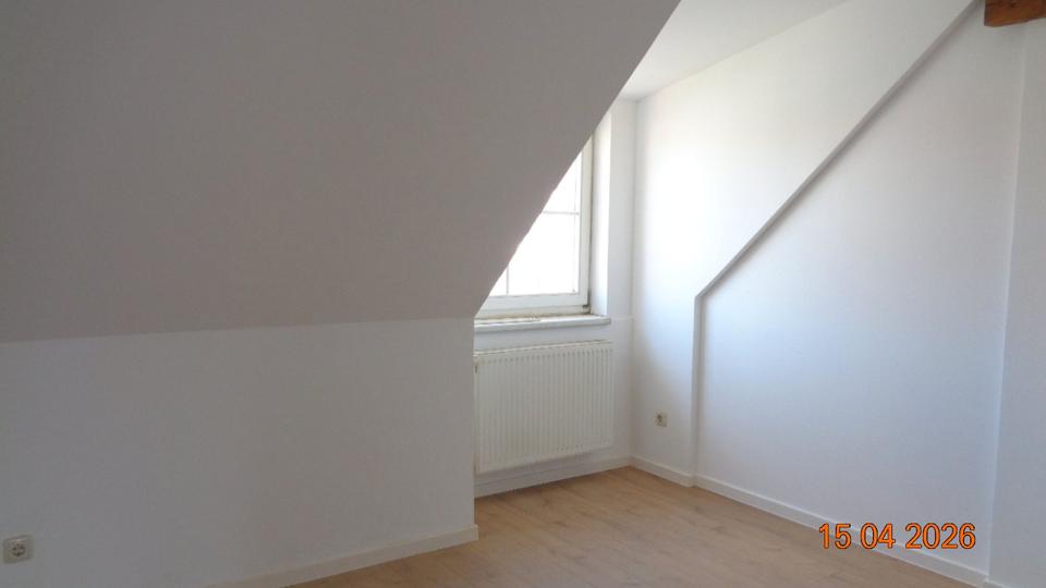 Dachgeschoßwohnung Naumburg (Saale) - 3 Zimmer, 73 m&sup2;, 477&euro; | Angebot:26368420