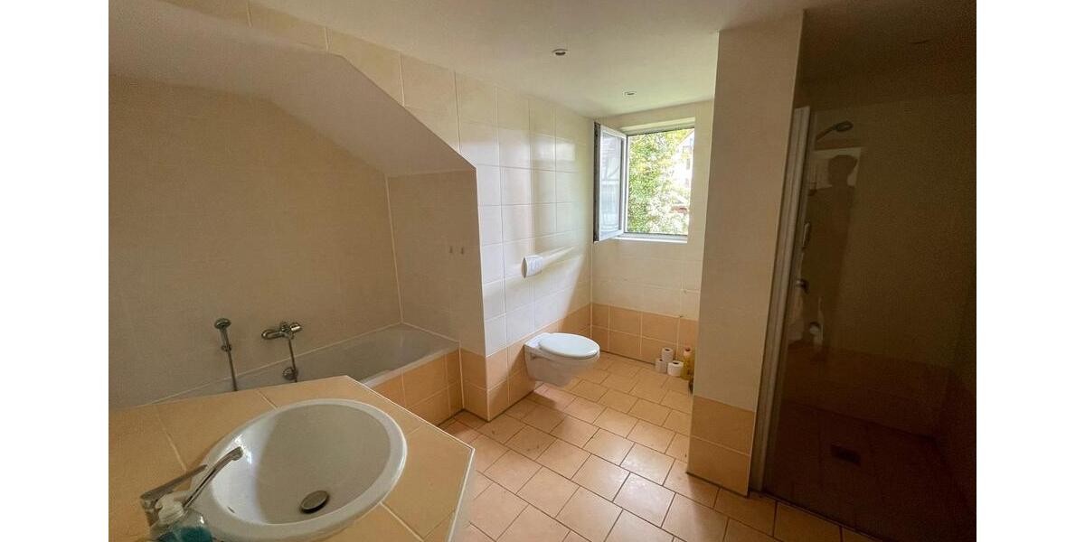 Villa Jena - 9 Zimmer, 220 m&sup2;, 1.200.000&euro; | Angebot:26763663