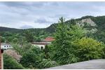 ruhig gelegenes Dreifamilienhaus mit Garagen , teilw. freiwerdend - Mehrfamilienhaus, Wohnhaus Kahla | Angebot:27092377
