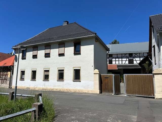 Mediterraner 3- Seitenhof mit großer Scheune, 4 Garagen und großem Grundstück - Bauernhaus, Landhaus Pößneck | Angebot:26748116