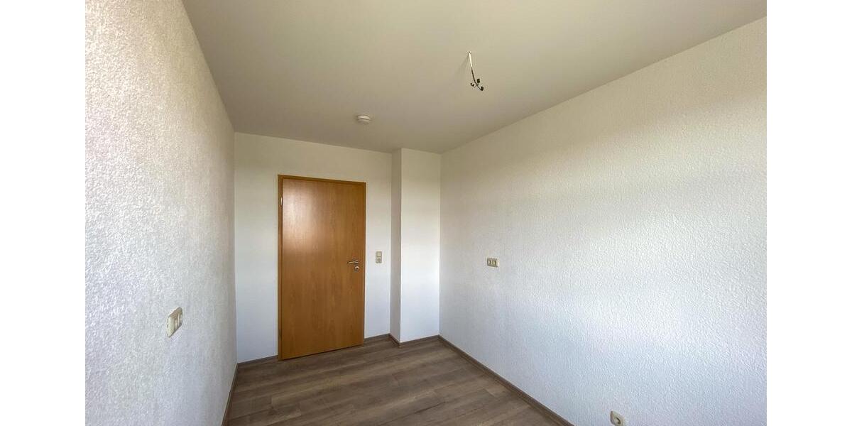 Etagenwohnung Naumburg (Saale) - 4 Zimmer, 90 m&sup2;, 600&euro; | Angebot:24705002