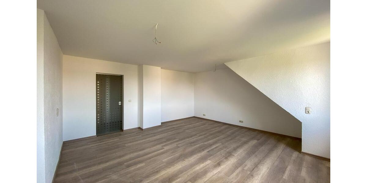 Etagenwohnung Naumburg (Saale) - 4 Zimmer, 90 m&sup2;, 600&euro; | Angebot:24705002
