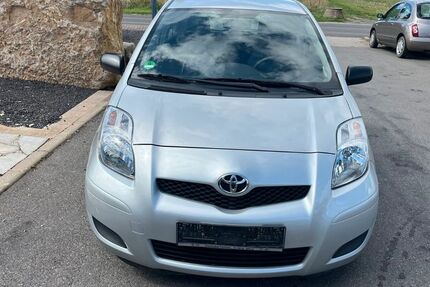 Toyota Yaris 79.000 km 1.700 &euro; Vollersroda 99438