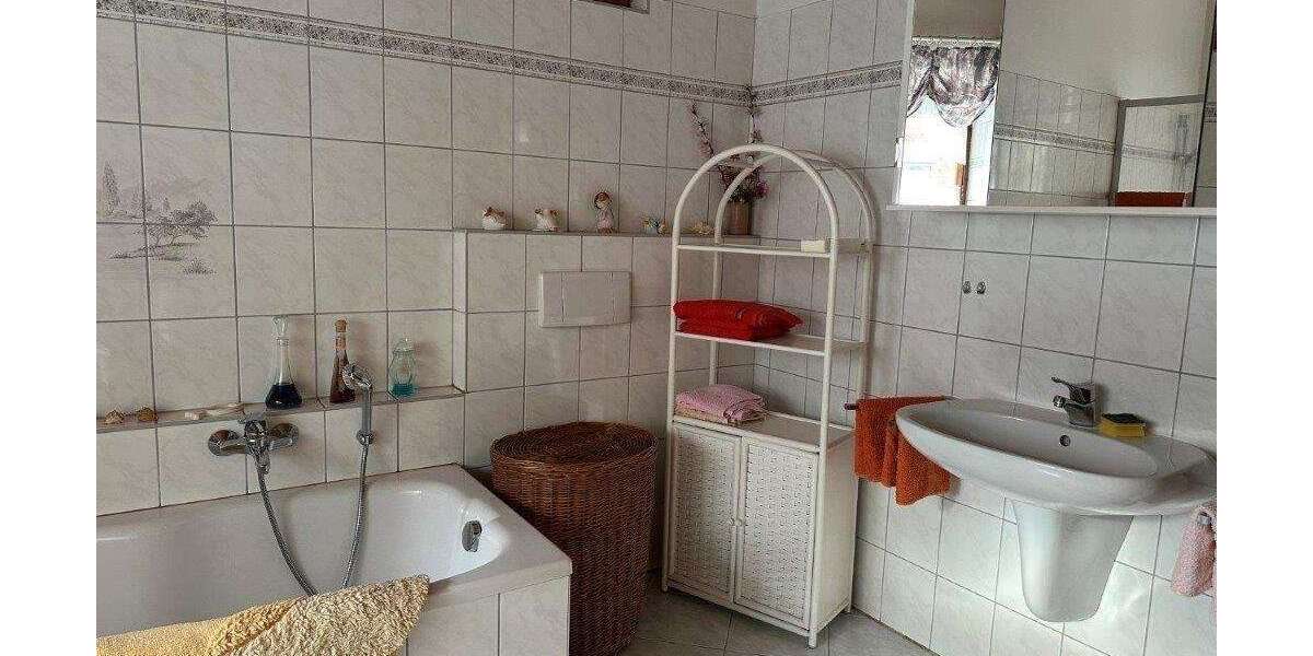 Mediterraner 3- Seitenhof mit großer Scheune, 4 Garagen und großem Grundstück - Bauernhaus, Landhaus Pößneck | Angebot:26748116