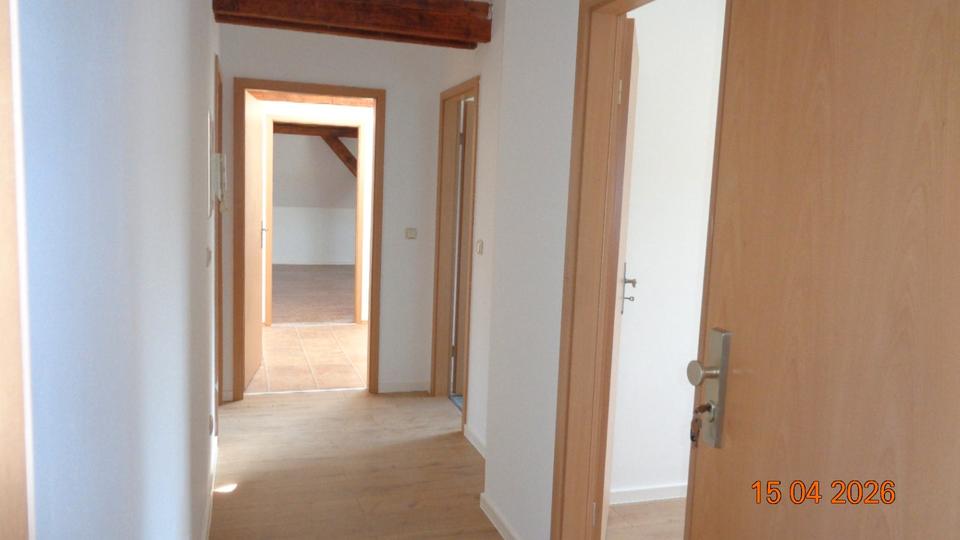 Dachgeschoßwohnung Naumburg (Saale) - 3 Zimmer, 73 m&sup2;, 477&euro; | Angebot:26368420