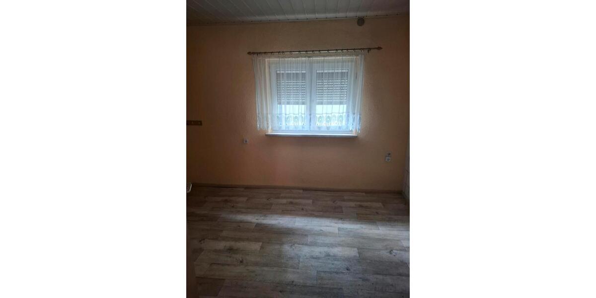 Einfamilienhaus Rudolstadt - 8 Zimmer, 134 m&sup2;, 85.000&euro; | Angebot:27251702