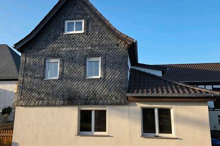 Haus Pößneck - 6 Zimmer, 120 m&sup2;, 900&euro; | Angebot:26286254