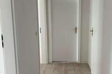 Wohnung Naumburg (Saale) - 3 Zimmer, 56 m&sup2;, 370&euro; | Angebot:26814469
