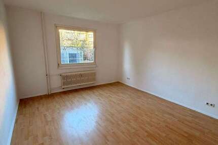 Wohnung Crossen an der Elster - 2 Zimmer, 59 m&sup2;, 290&euro; | Angebot:26781677