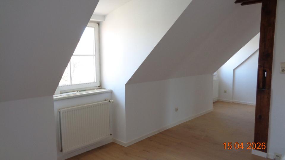 Dachgeschoßwohnung Naumburg (Saale) - 3 Zimmer, 73 m&sup2;, 477&euro; | Angebot:26368420