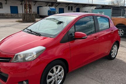 Toyota Yaris 125.600 km 5.199 &euro; Weimar 99427
