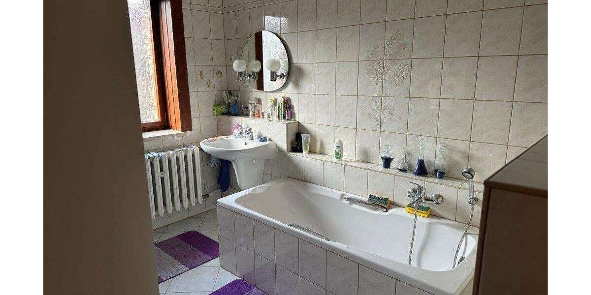 Mediterraner 3- Seitenhof mit großer Scheune, 4 Garagen und großem Grundstück - Bauernhaus, Landhaus Pößneck | Angebot:26748116