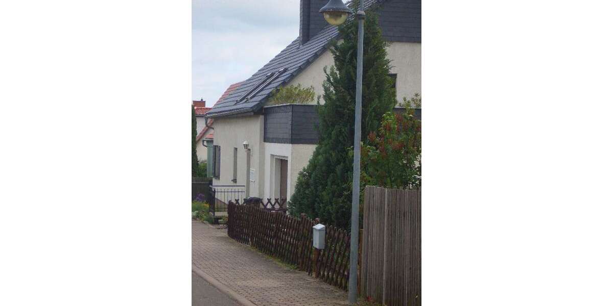 Etagenwohnung Ettersburg - 3 Zimmer, 91 m&sup2;, 800&euro; | Angebot:27408672