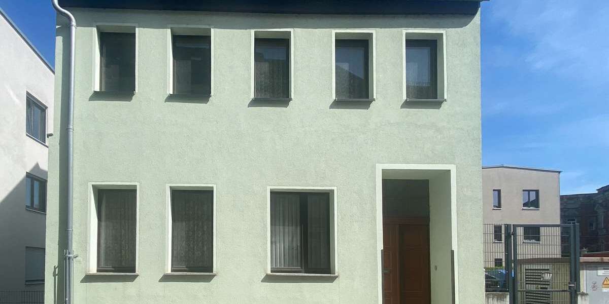 Einfamilienhaus Apolda - 6 Zimmer, 135 m&sup2;, 109.000&euro; | Angebot:25964325