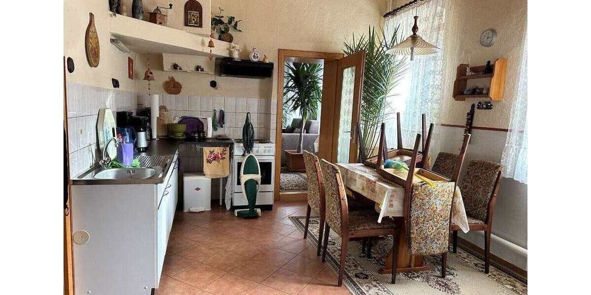 Mediterraner 3- Seitenhof mit großer Scheune, 4 Garagen und großem Grundstück - Bauernhaus, Landhaus Pößneck | Angebot:26748116