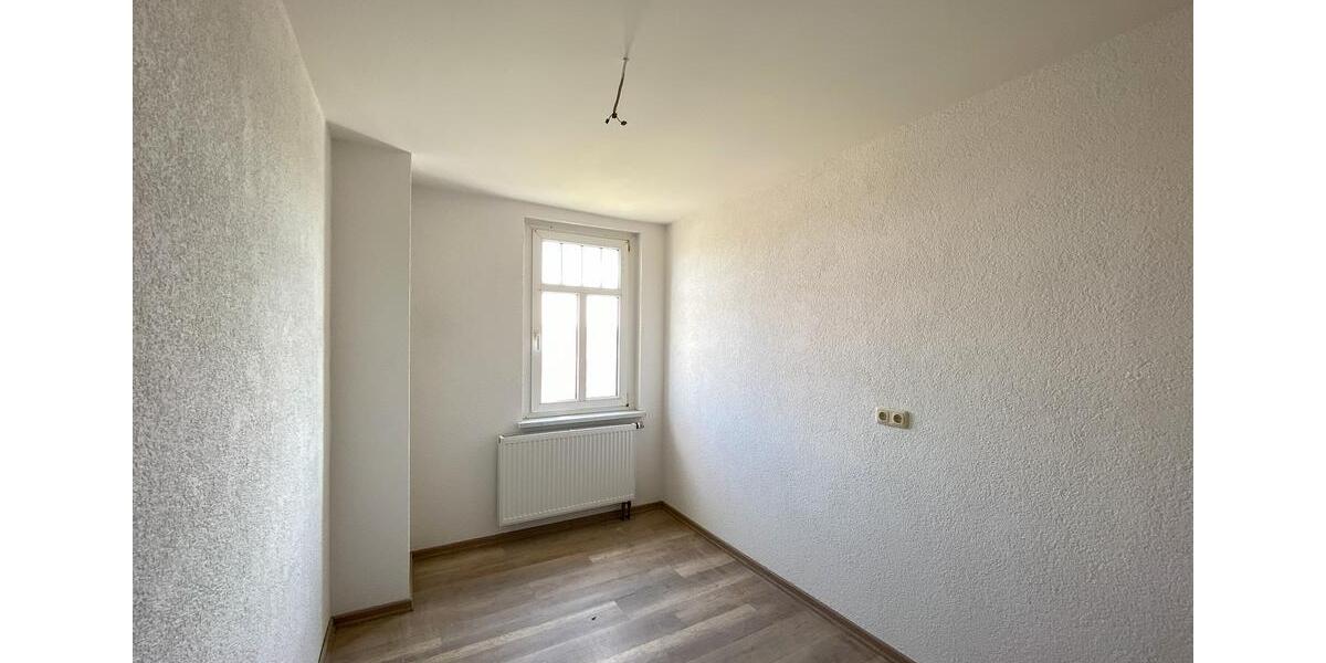 Etagenwohnung Naumburg (Saale) - 4 Zimmer, 90 m&sup2;, 600&euro; | Angebot:24705002