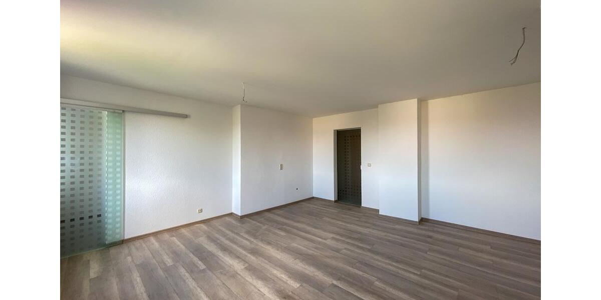 Etagenwohnung Naumburg (Saale) - 4 Zimmer, 90 m&sup2;, 600&euro; | Angebot:24705002