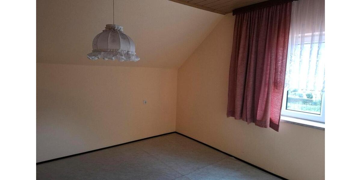 Einfamilienhaus Rudolstadt - 8 Zimmer, 134 m&sup2;, 85.000&euro; | Angebot:27251702