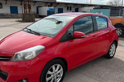Toyota Yaris 125.600 km 5.199 &euro; Weimar 99427